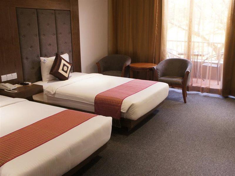 Angkor Howard Hotel Siem Reap Exterior photo