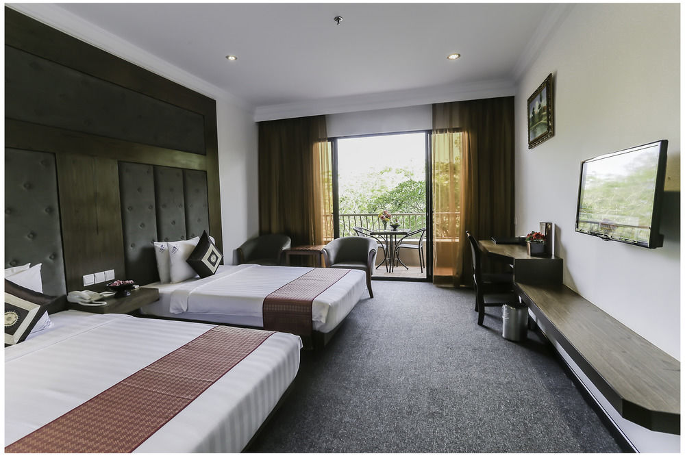 Angkor Howard Hotel Siem Reap Exterior photo