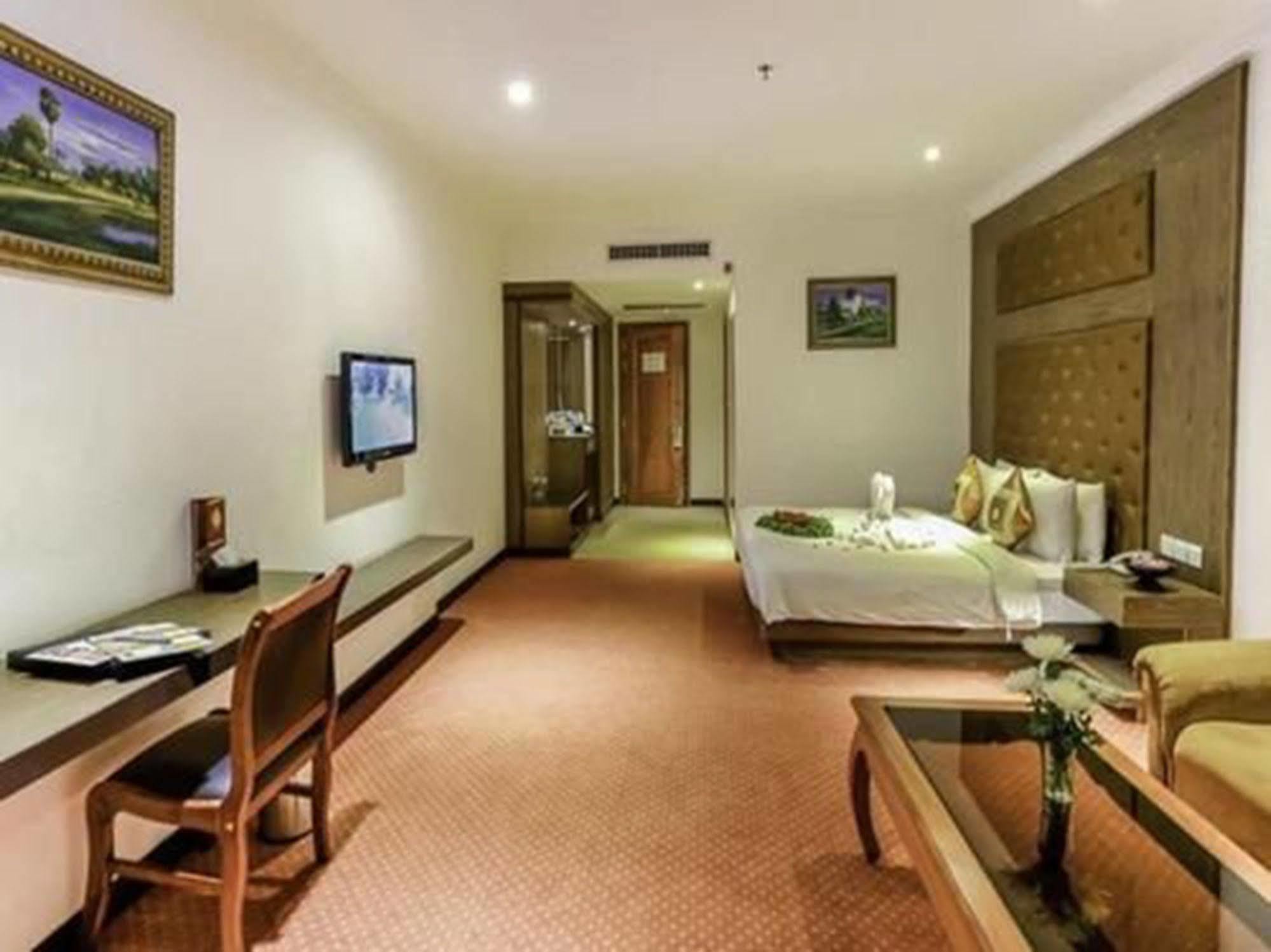 Angkor Howard Hotel Siem Reap Exterior photo